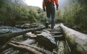 gå in vandringskängor