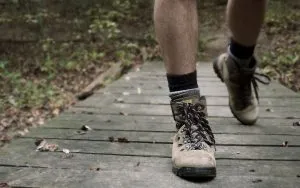 Vilka strumpor ska man ha när man vandrar (Hur du hittar rätt bland material, tjocklek samt undviker skoskav